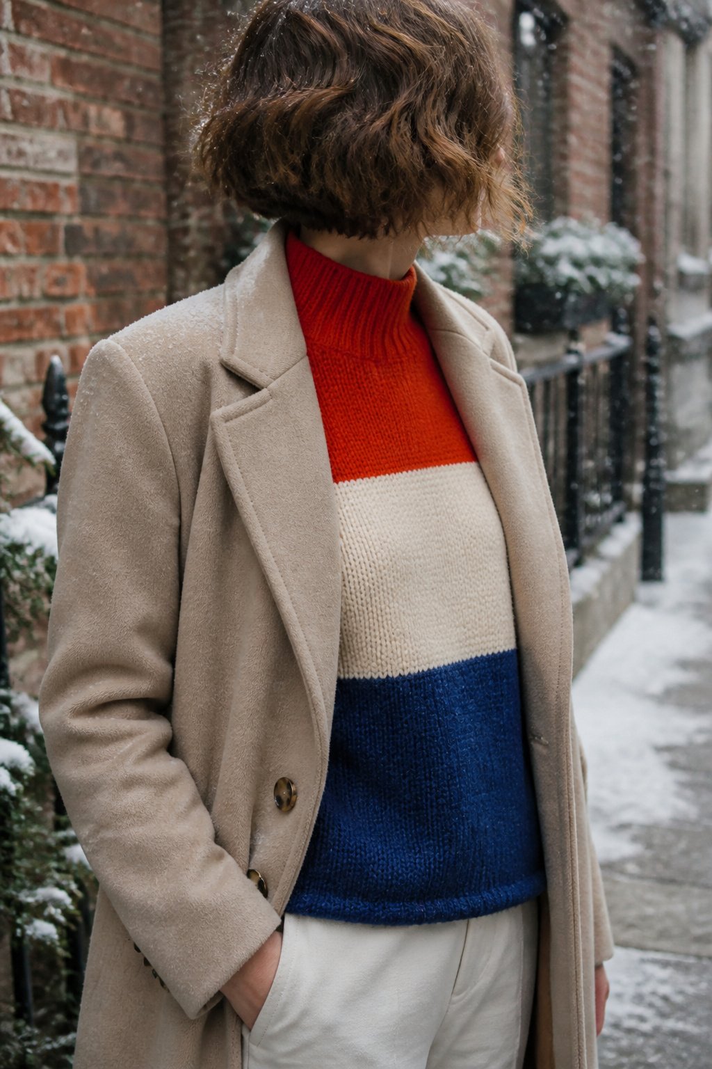 Colorful Winter Outfits: 10 Styles to Wear in 2026 7 section-7-f24b7df5-d14e-441e-a910-4dd41b3ad389